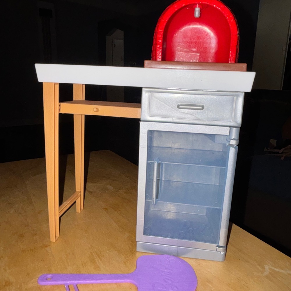 Barbie Mattel 2018 Pizza Chef Playset Kitchen Oven Fridge‎ FYG39 Purple Paddle